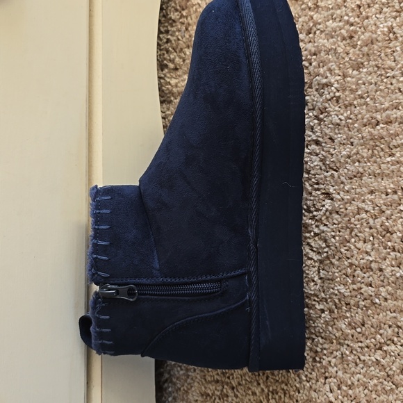 MUK LUKS Women's Augie Mini side zip cozy booties size 9 NWT - Picture 4 of 4